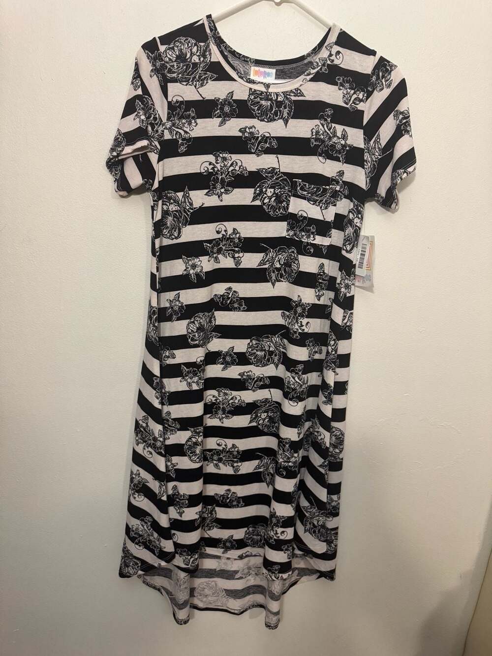 LuLaRoe Carly Dress XS Black White Floral Striped High-Low T-Shirt Dress with Po